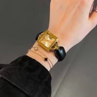 Ayol va qizlar uchun soat