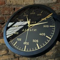 🖤 Zamonaviylik va intellekt uyg‘unligi — endi devoringizda