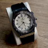 Kumushrang HUBLOT soati!